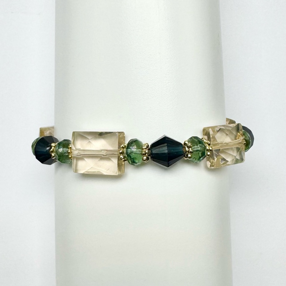 Elegant Multicolor Beaded Bracelet - S/M